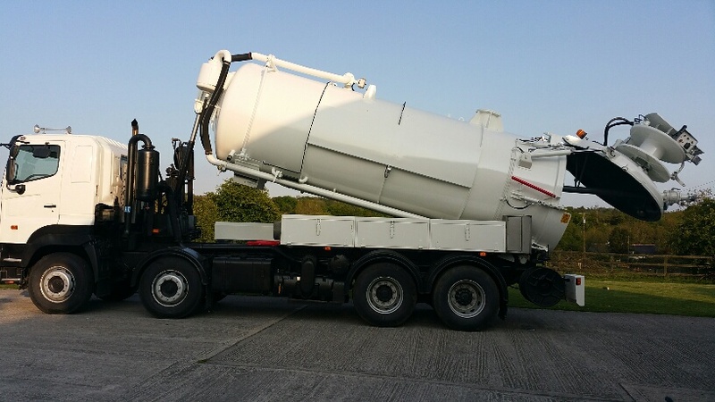2010 HINO 700 (FY)