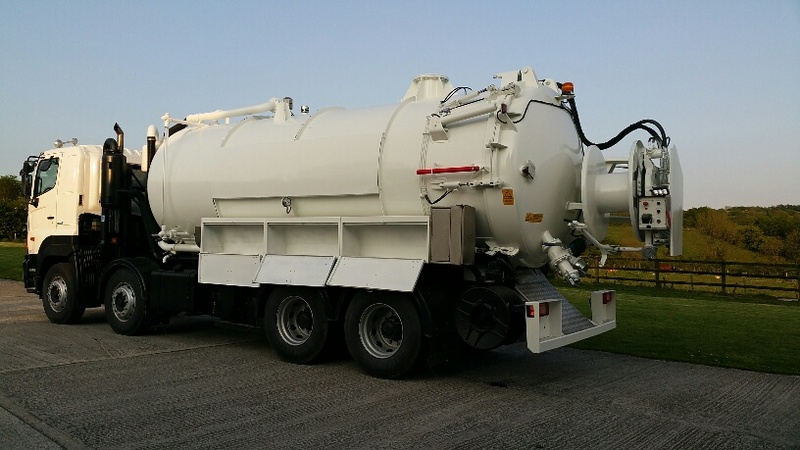 2010 HINO 700 (FY)