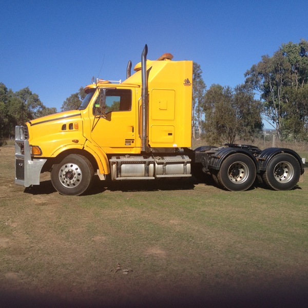 2006 STERLNG LT9500 HX
