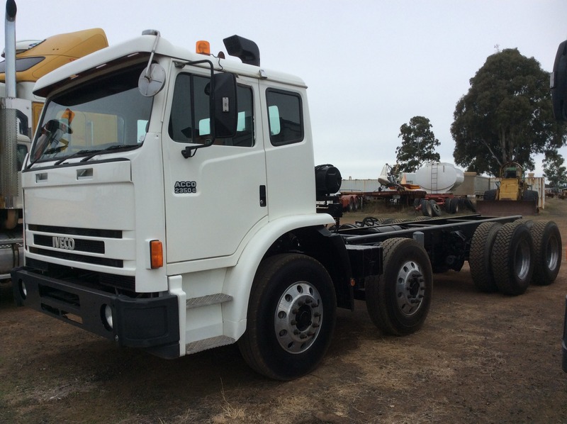 2004 IVECO ACCO 2350 G DISTRIBUTOR (8x4)