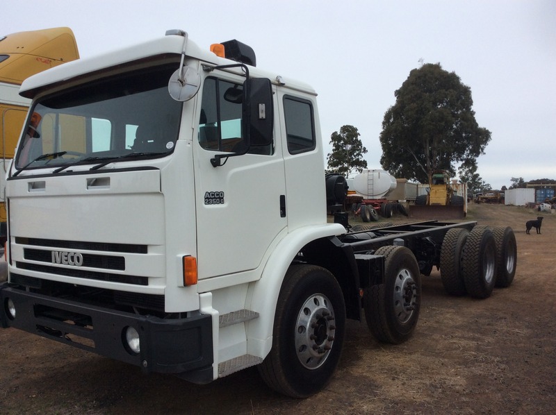 2004 IVECO ACCO 2350 G DISTRIBUTOR (8x4)