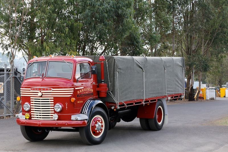 1957 COMMER CD762