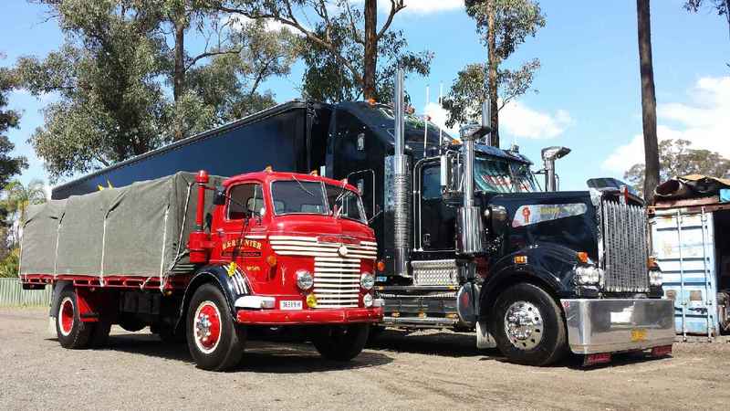 1957 COMMER CD762