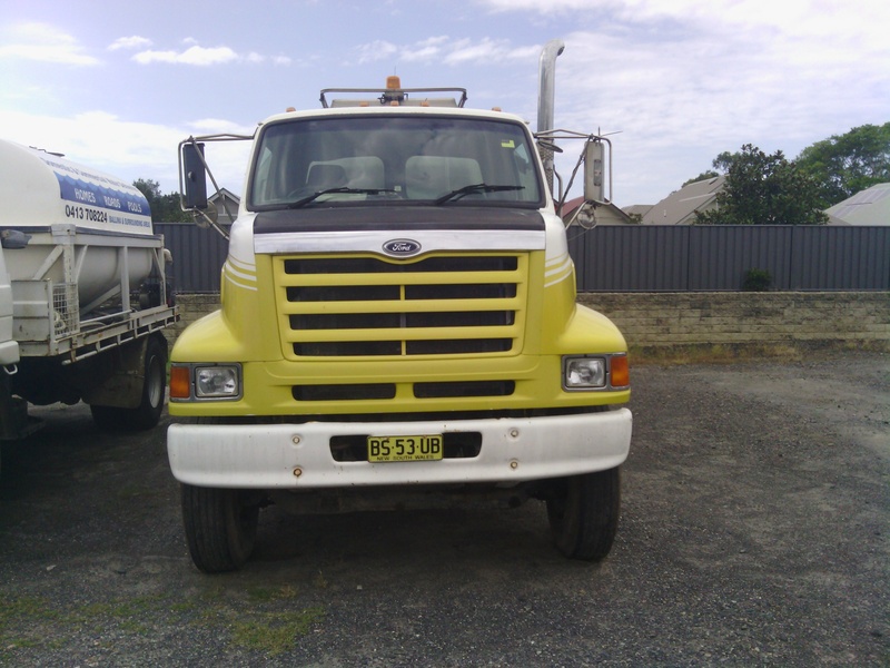 1998 FORD LOUISVILLE LT-8501