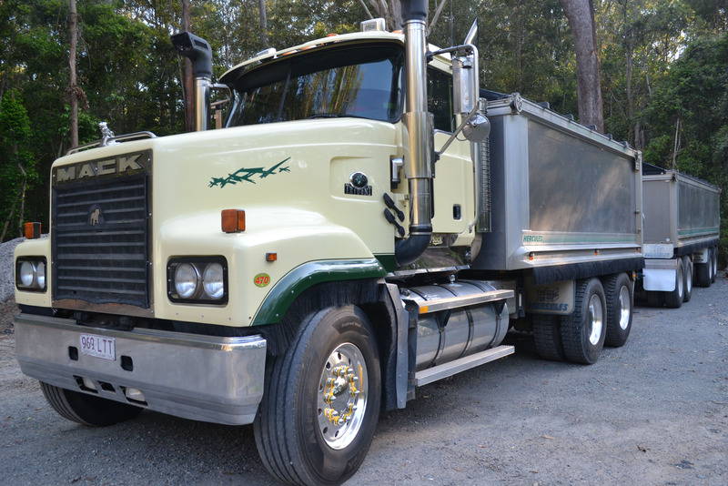 2006 MACK TRIDENT
