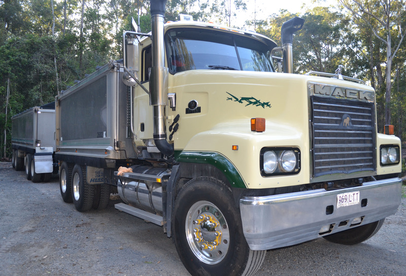 2006 MACK TRIDENT