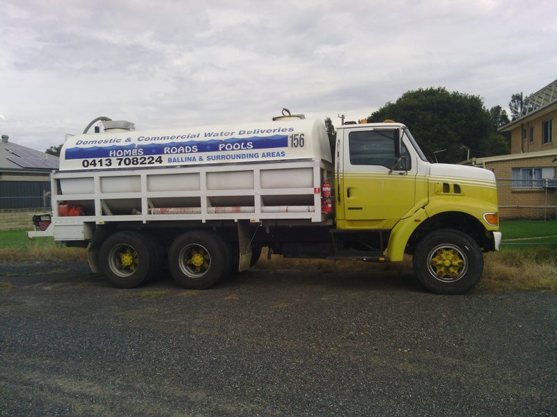 1998 FORD LOUISVILLE LT-8501