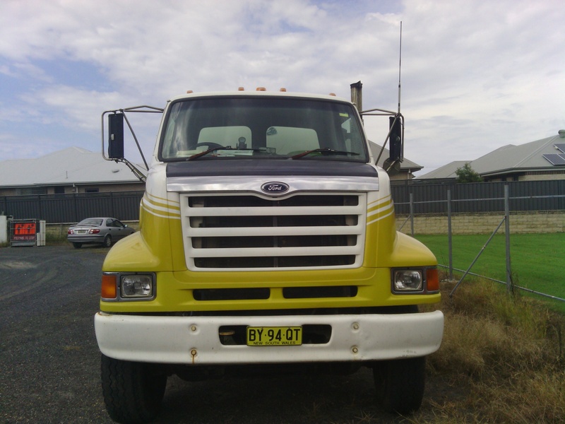 1998 FORD LOUISVILLE LT-8501
