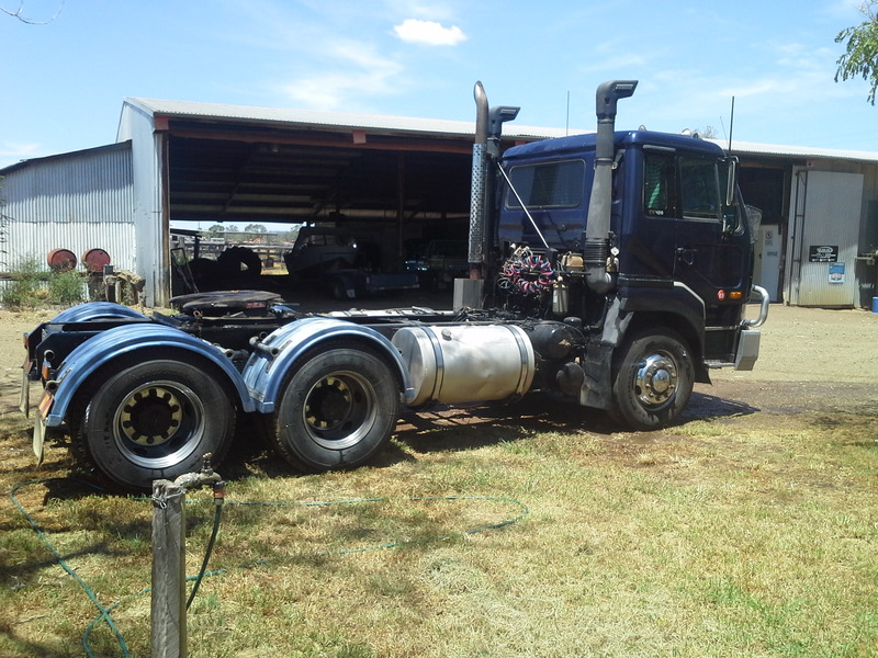 2000 NISSAN CWB545
