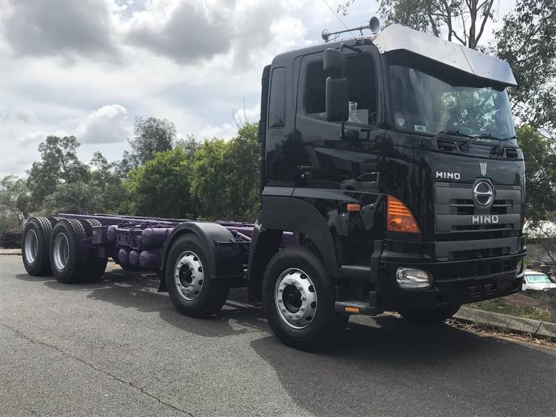 2009 HINO FY 700