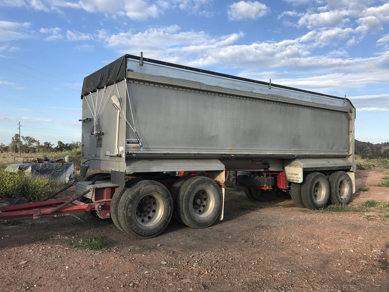 2002 MACK CHR 94A