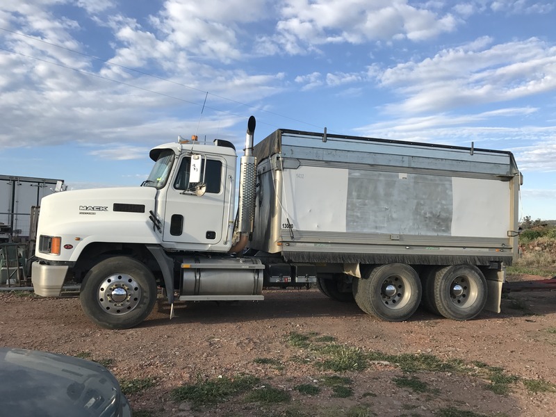 2002 MACK CHR 94A