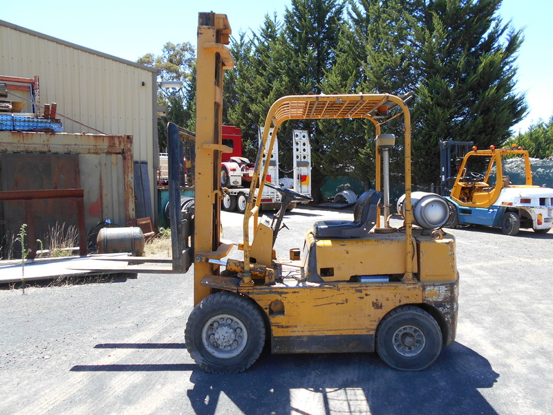MITSUBISHI 2.5 TONE FORKLIFT