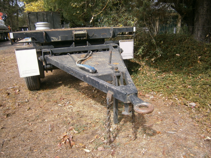 1982 HAULMARK 2 AXLE DOG TRAILER