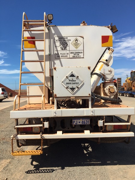 2005 MITSUBISHI FS 52 LWB FS