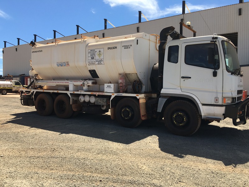 2005 MITSUBISHI FS 52 LWB FS