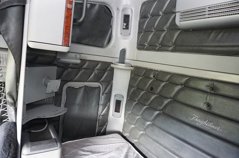 2007 FREIGHTLINER Argosy 110" Hi Cab Argosy Truck