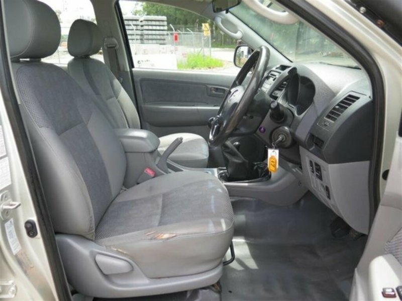 2008 TOYOTA HILUX SR (4x4) KUN26R 08 UPGRADE