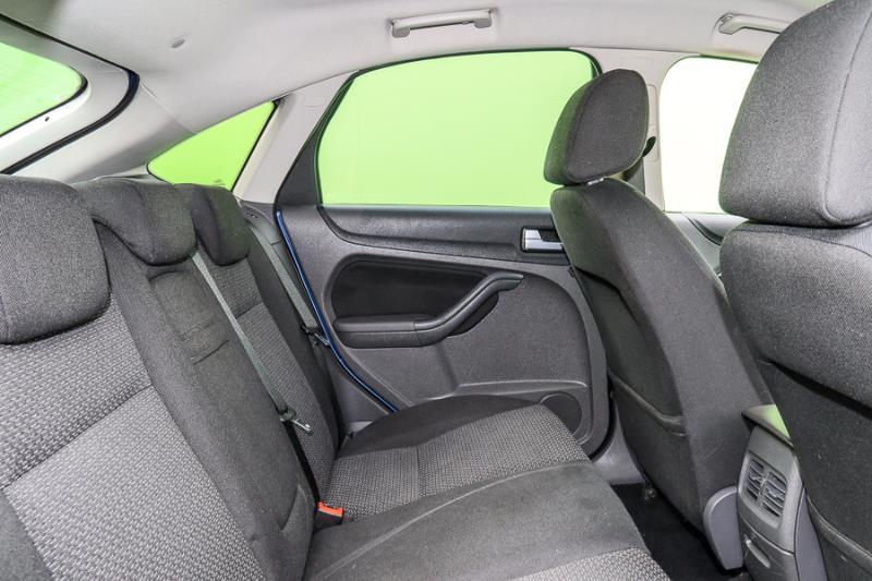 2005 FORD FOCUS LS