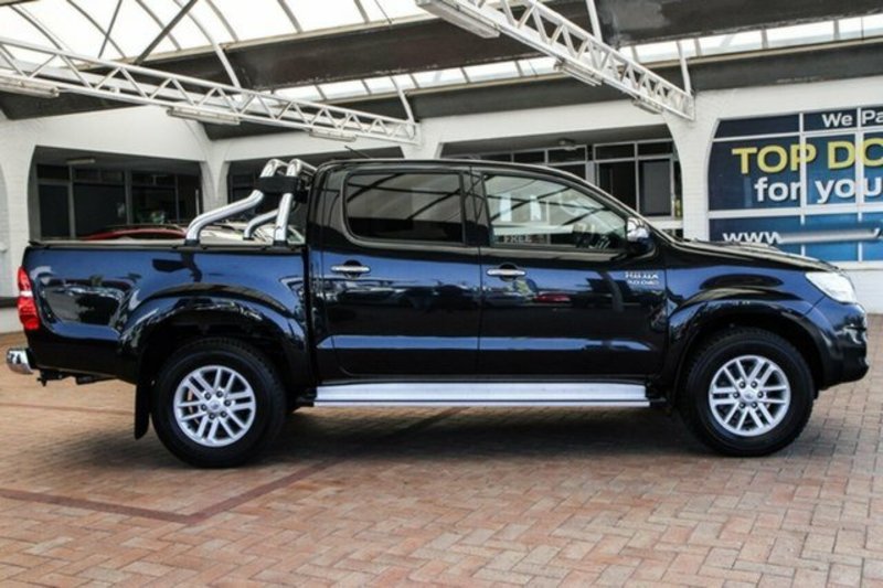 2013 TOYOTA HILUX SR5 (4x4) KUN26R MY12