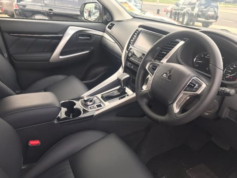 2016 MITSUBISHI PAJERO SPORT GLS QE
