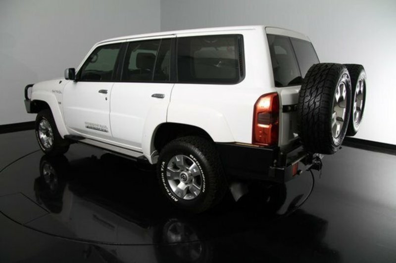 2011 NISSAN PATROL ST (4x4) GU VII