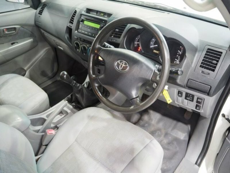 2008 TOYOTA HILUX SR (4x4) KUN26R 08 UPGRADE