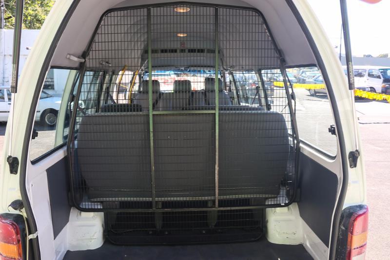 2003 TOYOTA HIACE COMMUTER RZH125R