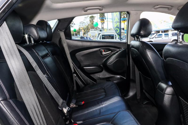 2010 HYUNDAI iX35 Highlander LM