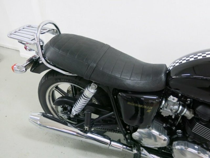 2011 TRIUMPH Bonneville SE