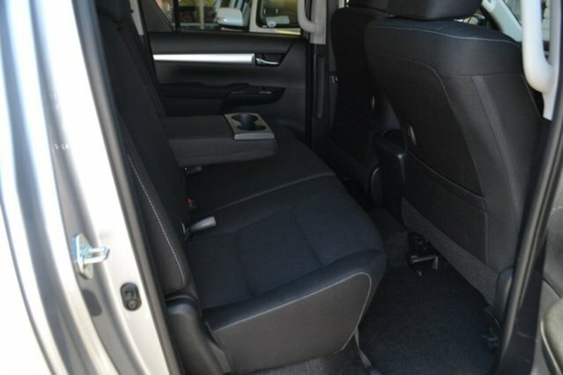 2016 TOYOTA HILUX SR5 (4x4) GUN126R