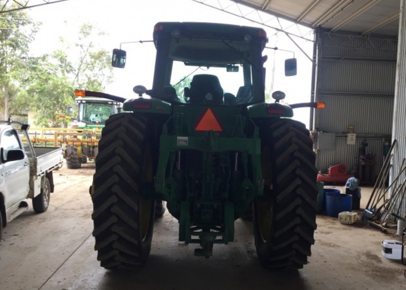 JOHN DEERE 8520 Tractor