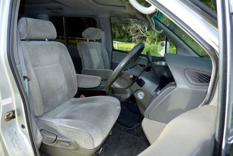2000 NISSAN ELGRAND E50