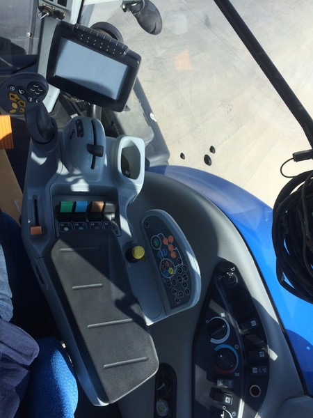 NEW HOLLAND T8.360 Tractor