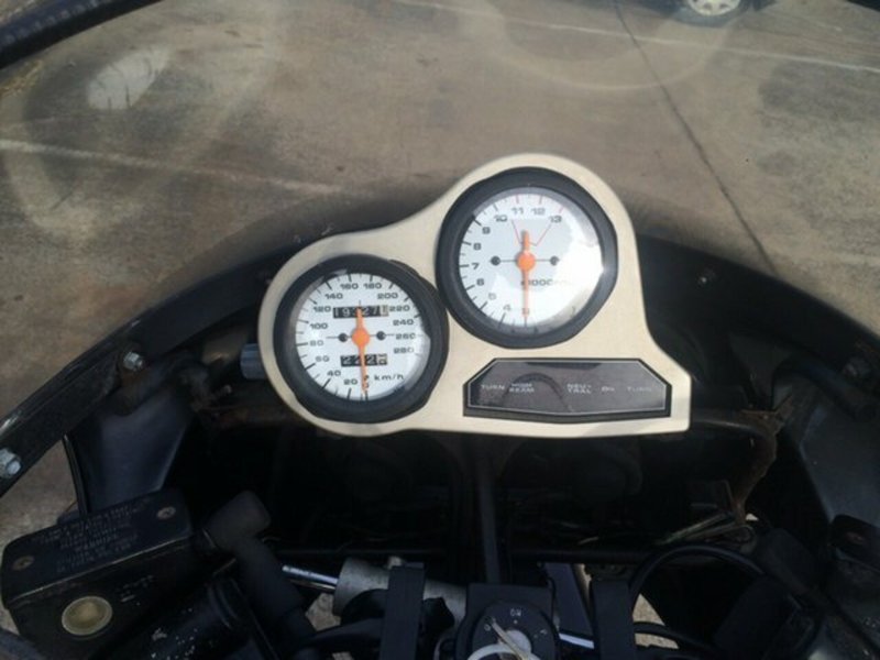 1988 SUZUKI GSXR1100