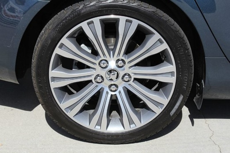 2014 HOLDEN CALAIS V VF