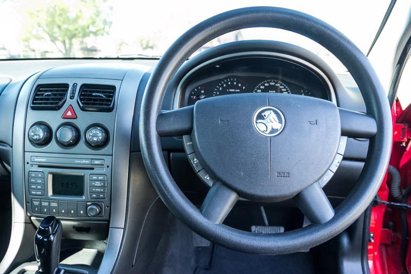 2004 HOLDEN COMMODORE LUMINA VZ