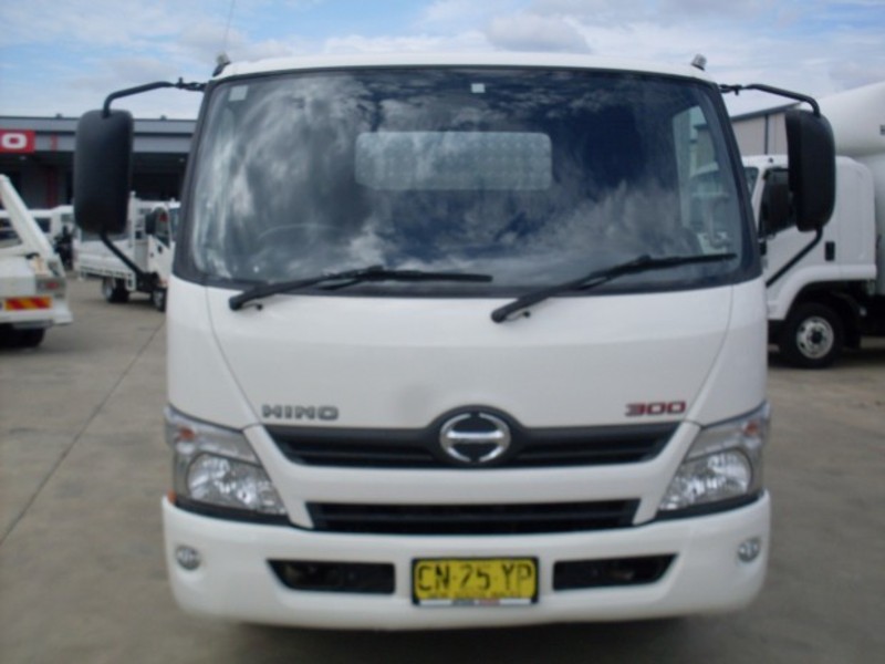 2013 HINO 617 - 300 Series TIPPER TOOL BOX 617 - 300 Series Truck