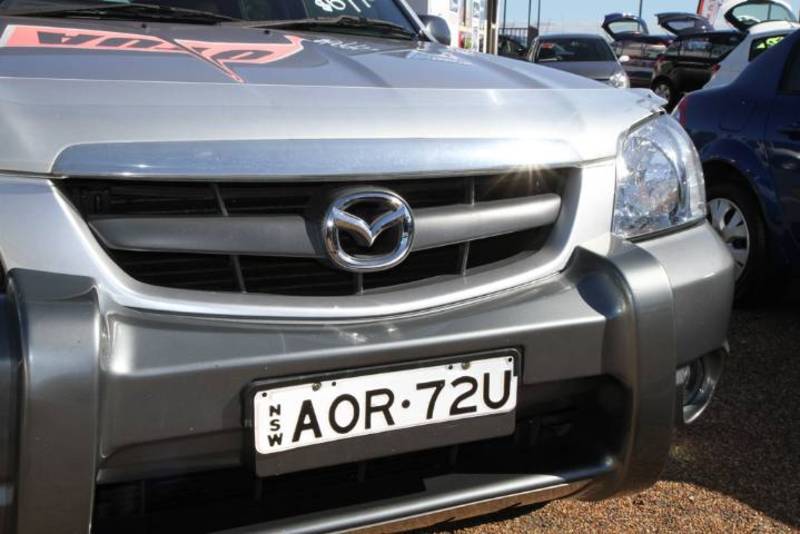 2003 MAZDA TRIBUTE CLASSIC