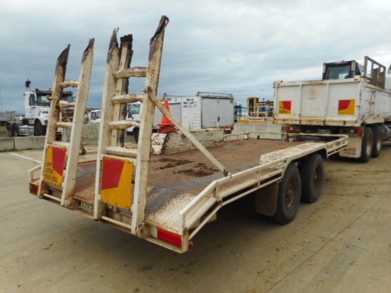 1985 Custom TagPlant(with ramps) Pig Trailer