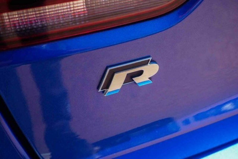 2011 VOLKSWAGEN GOLF R 1K MY11