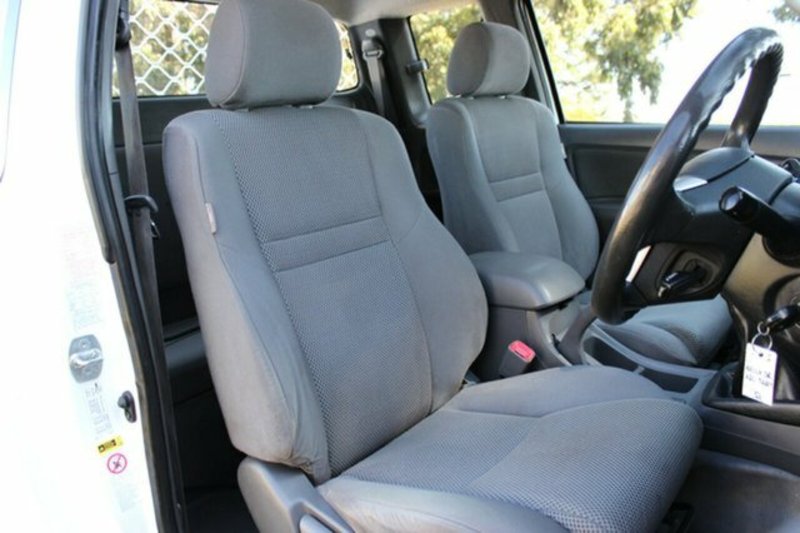 2012 TOYOTA HILUX SR (4x4) KUN26R MY12
