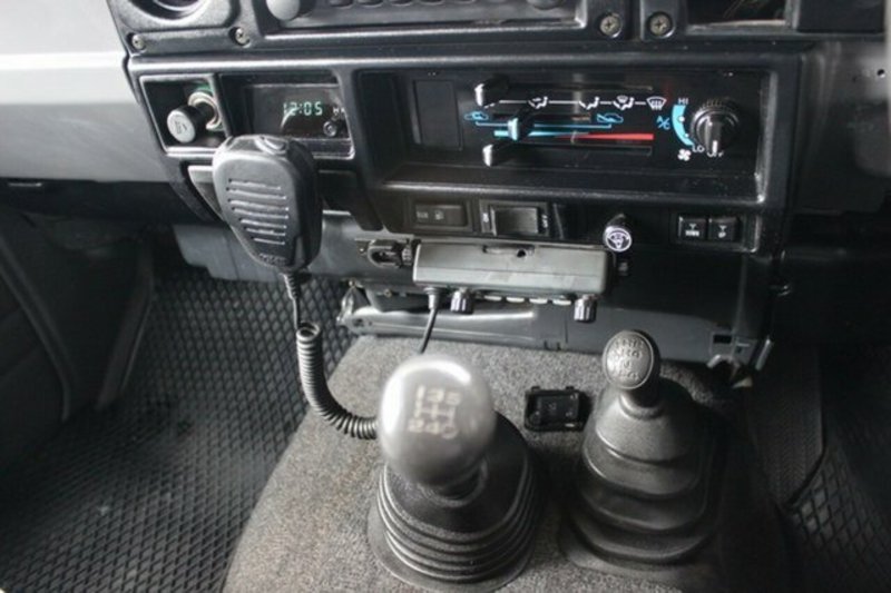 2002 TOYOTA LANDCRUISER RV (4x4) HDJ79R