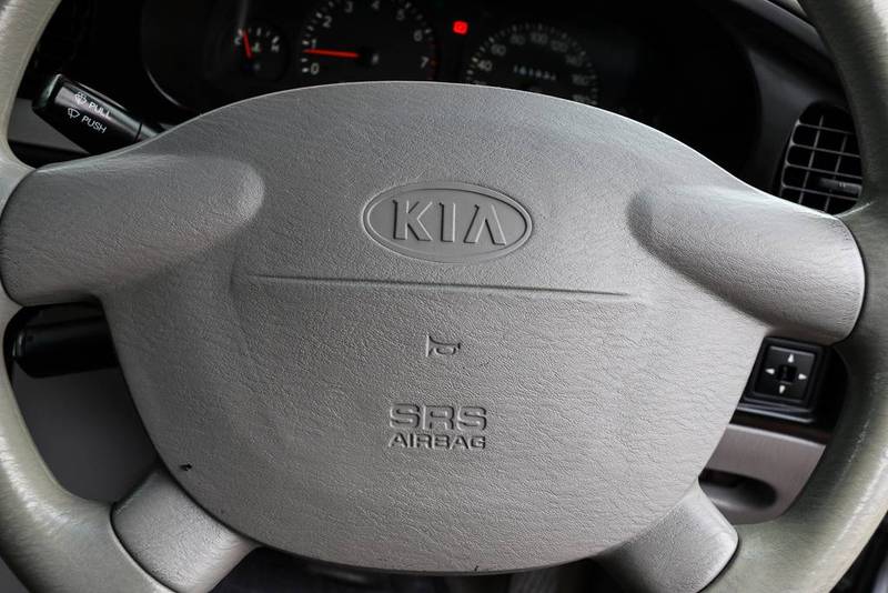 2005 KIA CARNIVAL LS KV11