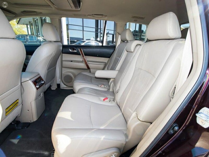 2011 TOYOTA KLUGER GRANDE GSU40R