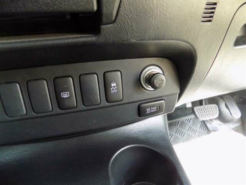 2015 TOYOTA HILUX SR5 (4x4) KUN26R MY14