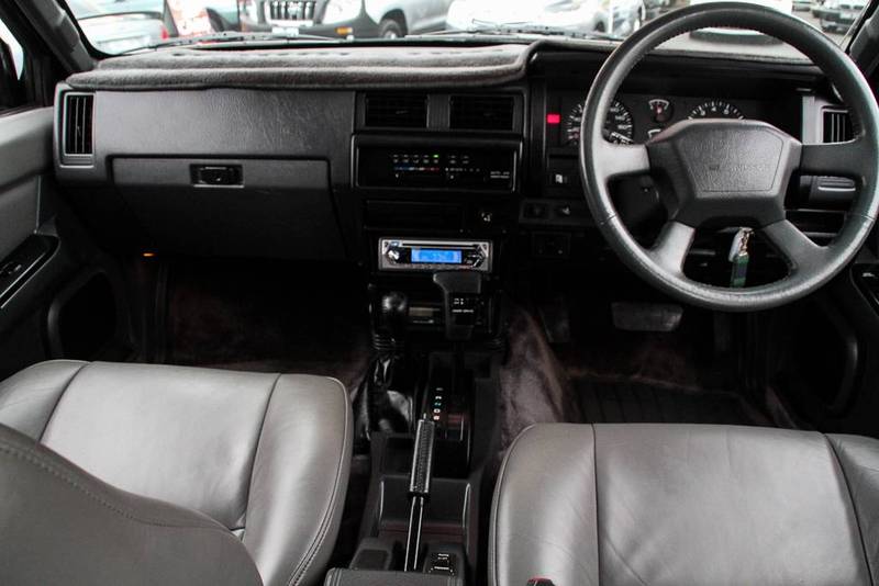 1993 NISSAN PATHFINDER Ti (4x4)