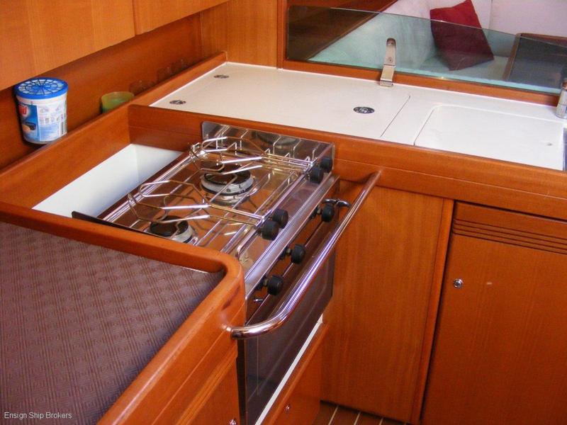 Dufour 40 Performance