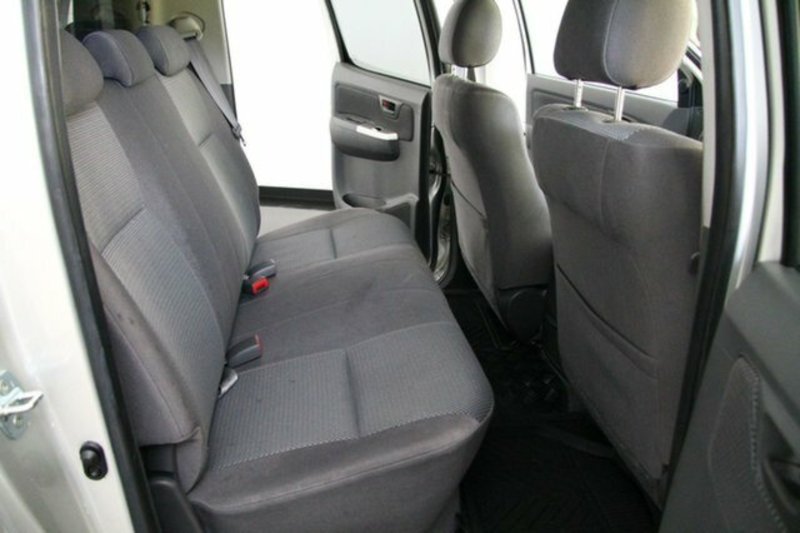 2013 TOYOTA HILUX SR5 (4x4) KUN26R MY12
