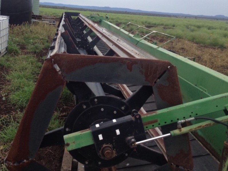 JOHN DEERE 936D Harvester Header